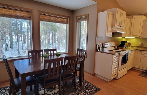 Chitek Lake Cabaña | Ronnie's "Reel em Inn" Cozy retreat in Northern Saskatchewan.