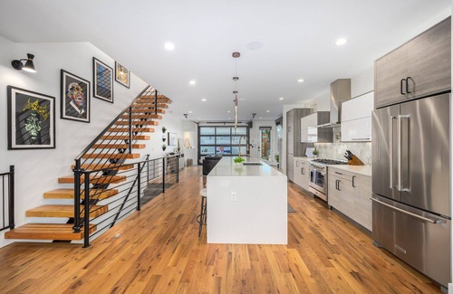 Overland Casa | Roof Top Patio, Hot Tub, & Minutes from Downtown!