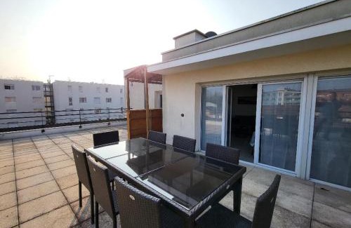 Parilly Apartamento | ROOFTOP 3 CHAMBRES, TERRASSE, GARAGE