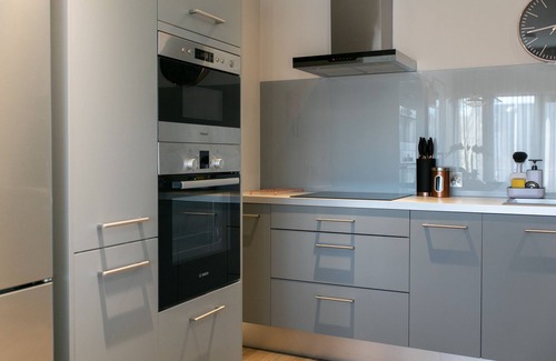 Newry Apartamento | Rooftop city centre location, luxury styling and superior amenities
