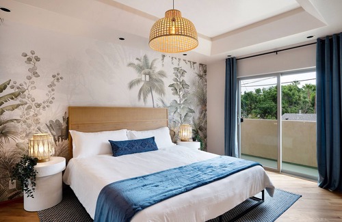 Mission Hills Casa | Rooftop City/Water Views - Jacuzzi - King Beds - Central Location