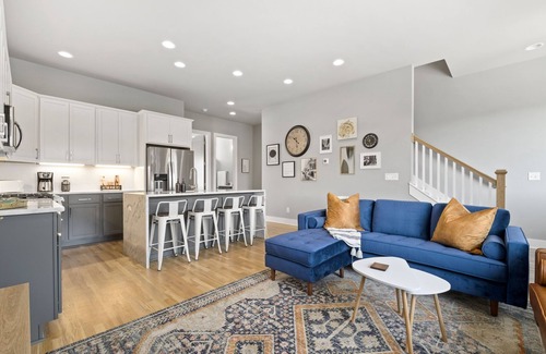 Haynes Area Casa | Rooftop Deck w/ View - Comfy Beds - Firepit & BBQ - Pets OK