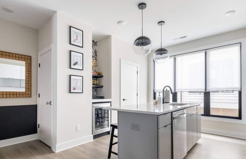 Charlotte Casa | Traveler Oasis: LoSo Loft w/ Rooftop, Parking