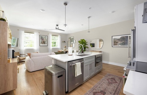 Wesley Heights Casa | Rooftop + Fire-pit + Peloton - Near Uptown