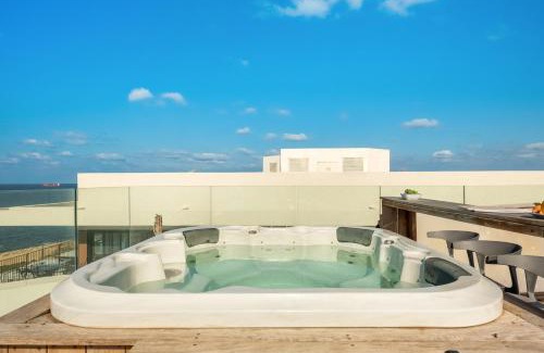 Haifa Apartamento | Rooftop Jacuzzi Seafront Penthouse by Sea N' Rent
