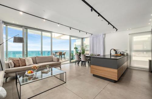 Haifa Apartamento | Rooftop Jacuzzi Seafront Penthouse by Sea N' Rent