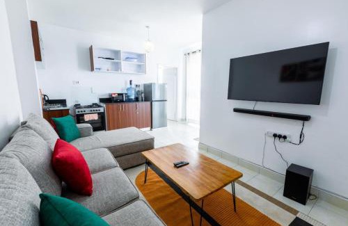 Thompson Estate Apartamento | Rooftop Luxe with Queen Bed, Gym and Netflix