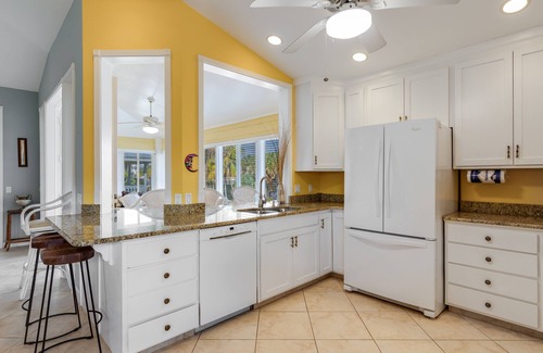 Fort Myers Beach Casa | Rooftop Patio w/Panoramic Views of the Gulf & Bay. WALK to everything.
