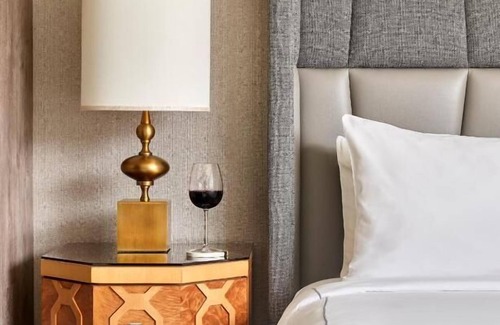 Logan Circle Casa | Rooftop Pool & Bar Onsite! Close to Capital One Arena and The National Mall!