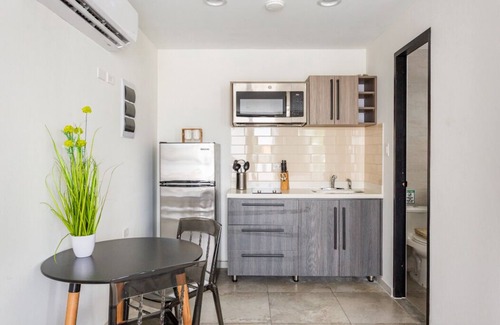 Rancho Apartamento | Rooftop Pool w/Lounge Area-Studio Sleeps 2 #U4