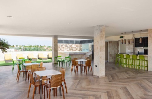 Rancho Apartamento | Rooftop Pool w/Lounge Area-Studio Sleeps 2 #U4