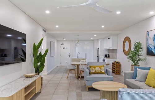Port Douglas Complejo | Rooftop Resort Oasis at Temple with Spa