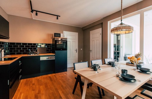 Zentrum-Ost Apartamento | Rooftop Studio mit Wohnküche und Terrasse - Luga Homes - Stadthaus