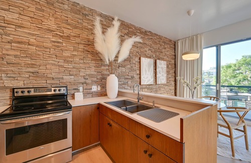 Little Italy Casa | Rooftop w/ Views: Modern Little Italy Townhome