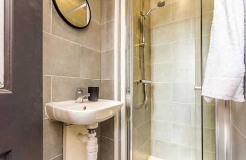 South Shields Casa | Room 04 - Sandhaven Rooms Triple