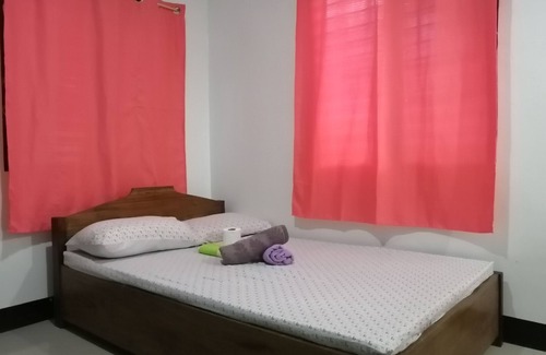 Port Barton Casa | Room#1 with Terrace 5 min walk to the Beach and to the Town center.