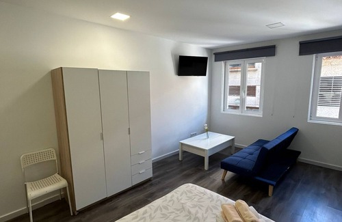 Quintans Casa | ROOM 2 WITH STREET VIEW