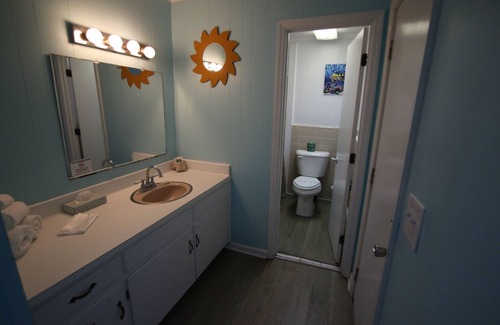 Topsail Beach Hotel | Room#204 Standard 2 Double Beds Pets Yes