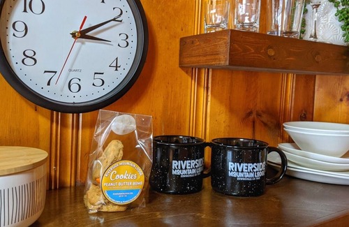 Downieville Casa | Room 5 - King Kitchenette