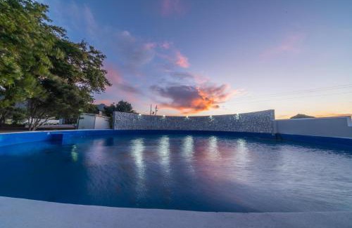 Simondium Casa | Room 5 - LEO Sky Guest House