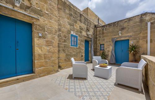 Gharb Casa | Room 6 - Family room x 3 by Solea