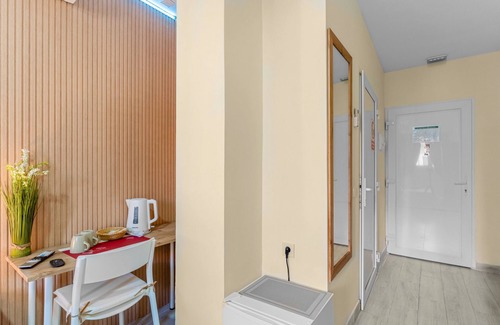 Torrevieja Apartamento | Room '7A' with Wi-Fi and Air Conditioning