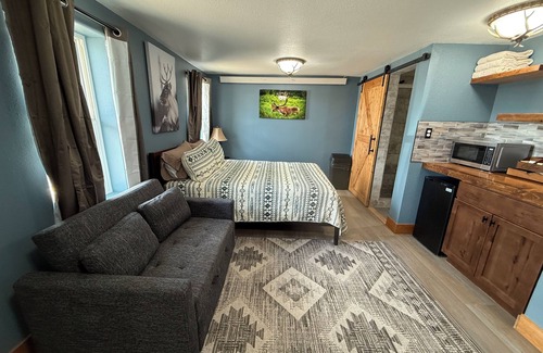 Walden Hotel | Room 9 - Caribou Crossing Motel