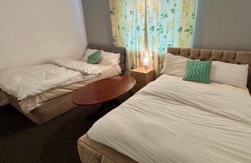 Tipton Apartamento | Room A at StanBros