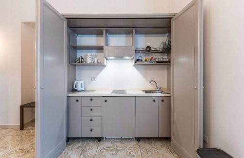 Licata Apartamento | Habitación 'Al Duomo - Camera King' con terraza compartida, Wi-Fi y aire acondicionado.
