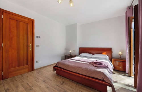 Donnas Cama Y Desayuno | Habitación 'Ambra' con vistas a la montaña y Wi-Fi