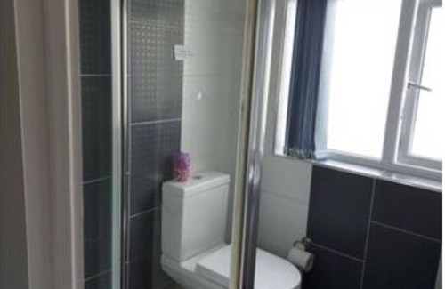 Queensbury Casa | Room-apple House Wembley - Family Room w