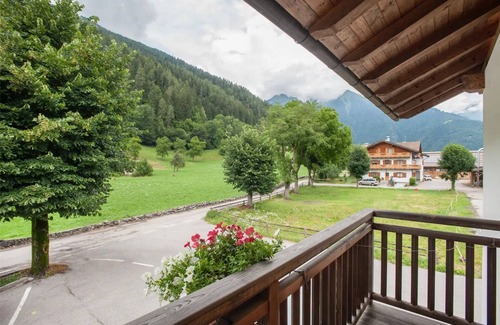 Caderzone Terme Apartamento | Habitación 'Camera Doppia Comunicante Nonni' con vistas a la montaña, jardín compartido y Wi-Fi