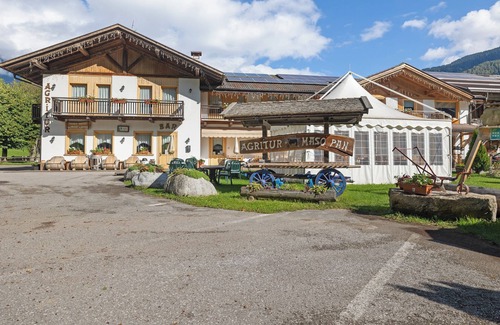 Caderzone Terme Apartamento | Habitación 'Camera Doppia Comunicante Nonni' con vistas a la montaña, jardín compartido y Wi-Fi