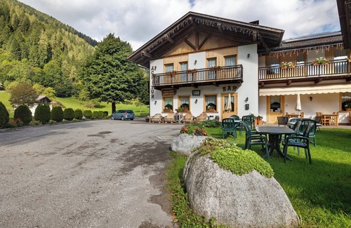Caderzone Terme Apartamento | Habitación 'Camera Doppia Comunicante Nonni' con vistas a la montaña, jardín compartido y Wi-Fi