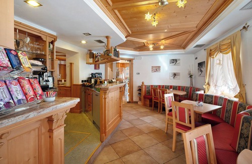 Fontanazzo Apartamento | Habitación 'Camera Quadrupla Genzianella' con vistas a la montaña, terraza compartida y Wi-Fi