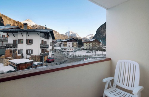 Fontanazzo Apartamento | Habitación 'Camera Quadrupla Genzianella' con vistas a la montaña, terraza compartida y Wi-Fi