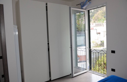 Cetara Apartamento | Room 'Camera Maestrale Partial Sea View' with Sea View, Wi-Fi and Air Conditioning