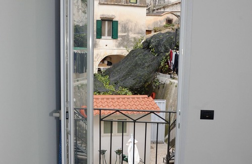 Cetara Apartamento | Room 'Camera Maestrale Partial Sea View' with Sea View, Wi-Fi and Air Conditioning