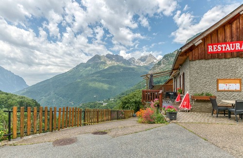 Oz Apartamento | Habitación 'Chambre 1' con vistas a la montaña y balcón