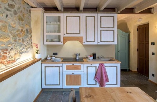 Gavi Casa | Room-charming Alessandria Apartment Retr