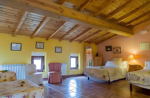 Castronuno Casa | Habitación 'Desvan' con jardín compartido y Wi-Fi