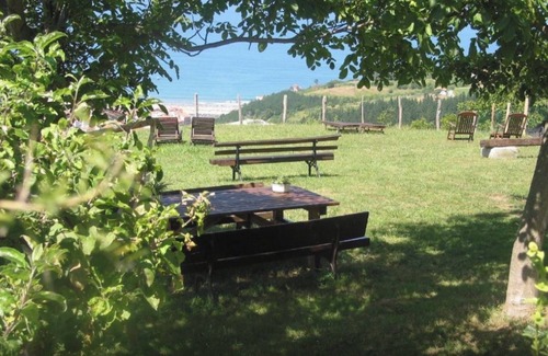 Deba Apartamento | Room 'Doble 1' with Mountain View, Private Garden and Wi-Fi