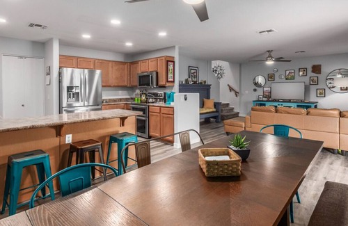 Circle Cross Ranch Casa | Room for EVERYONE--pets, too! with heated zero-entry pool, W/C accessible bath