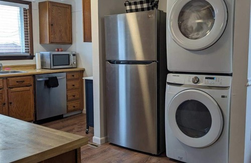 Seneca Falls Casa | Room for everyone in your group!