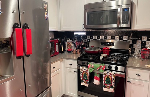 Southside Casa | Room for rent 1-bedroom in newly built home in beautiful San Antonio.