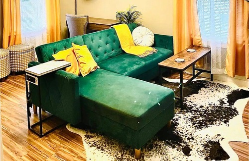 Hillsdale Casa | ROOM FOR RENT: In Newly Renovated Two Bedroom Home. Safe Location.