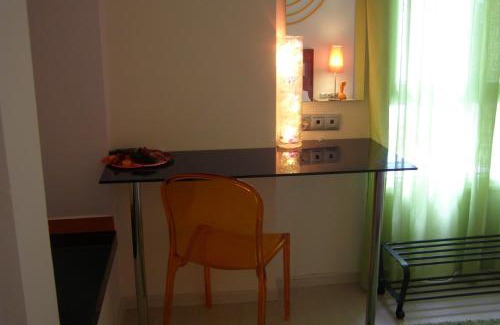 Kastoria Casa | Room "frog" in a neoclasical house