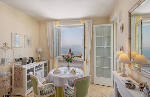 Albisano Apartamento | Habitación 'Gemme Suite Bb' con vistas al lago, balcón y Wi-Fi