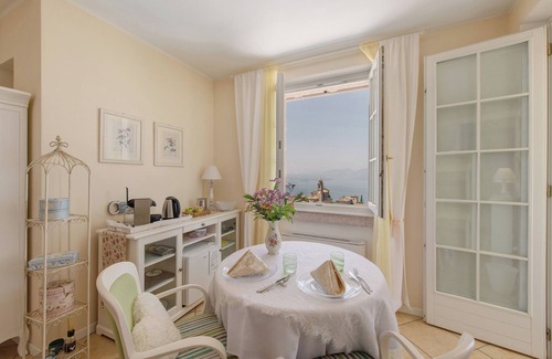Albisano Apartamento | Habitación 'Gemme Suite Bb' con vistas al lago, balcón y Wi-Fi