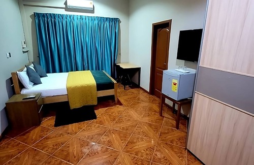 Adenta Casa | Room-ghouse Room A Ideal For Friends fam